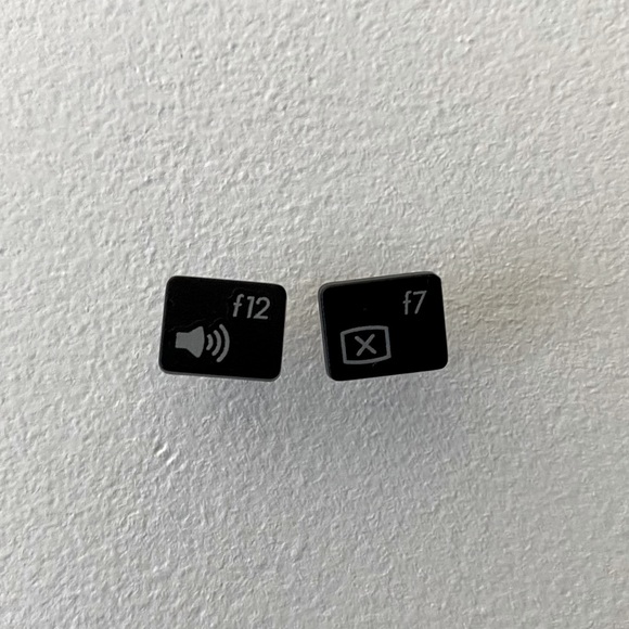 COMPUTER KEY STUDS - Picture 1 of 3